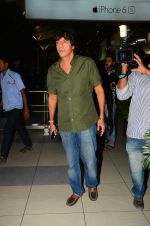Chunky Pandey snapped at airport on 28th Oct 2015
